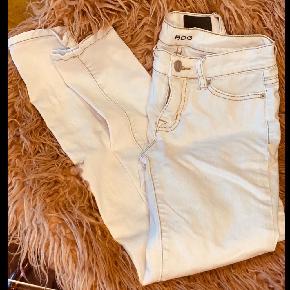 BDG 💕 Mid-rise Twig Skinny Jeans